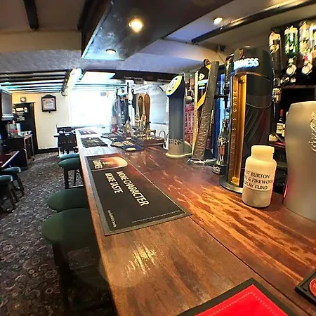 The Fox & Hounds Мини-отель