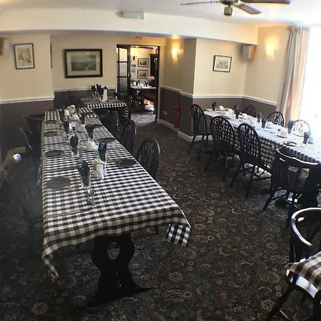 The Fox & Hounds 3*