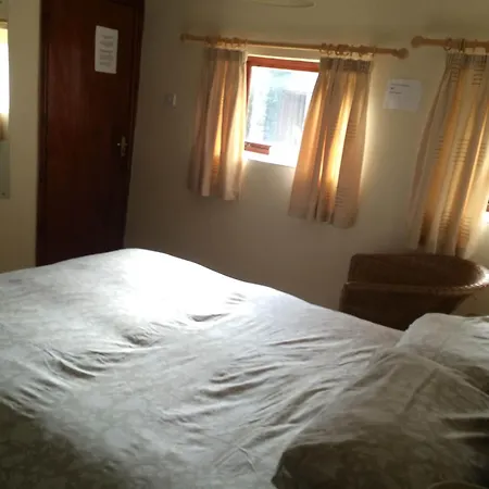 The Fox & Hounds Herberg 3*