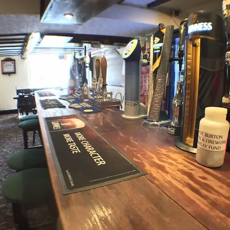 Inn The Fox & Hounds 3*