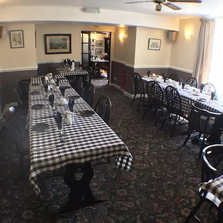 The Fox & Hounds Inn 3*