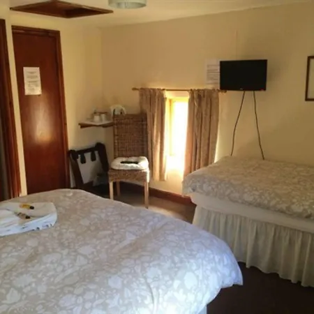The Fox & Hounds Inn